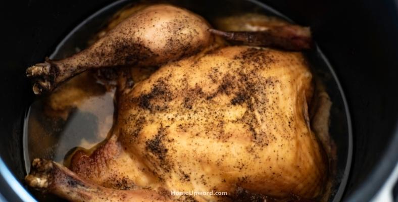 keeping warm chicken in a slow cooker or crockpot
